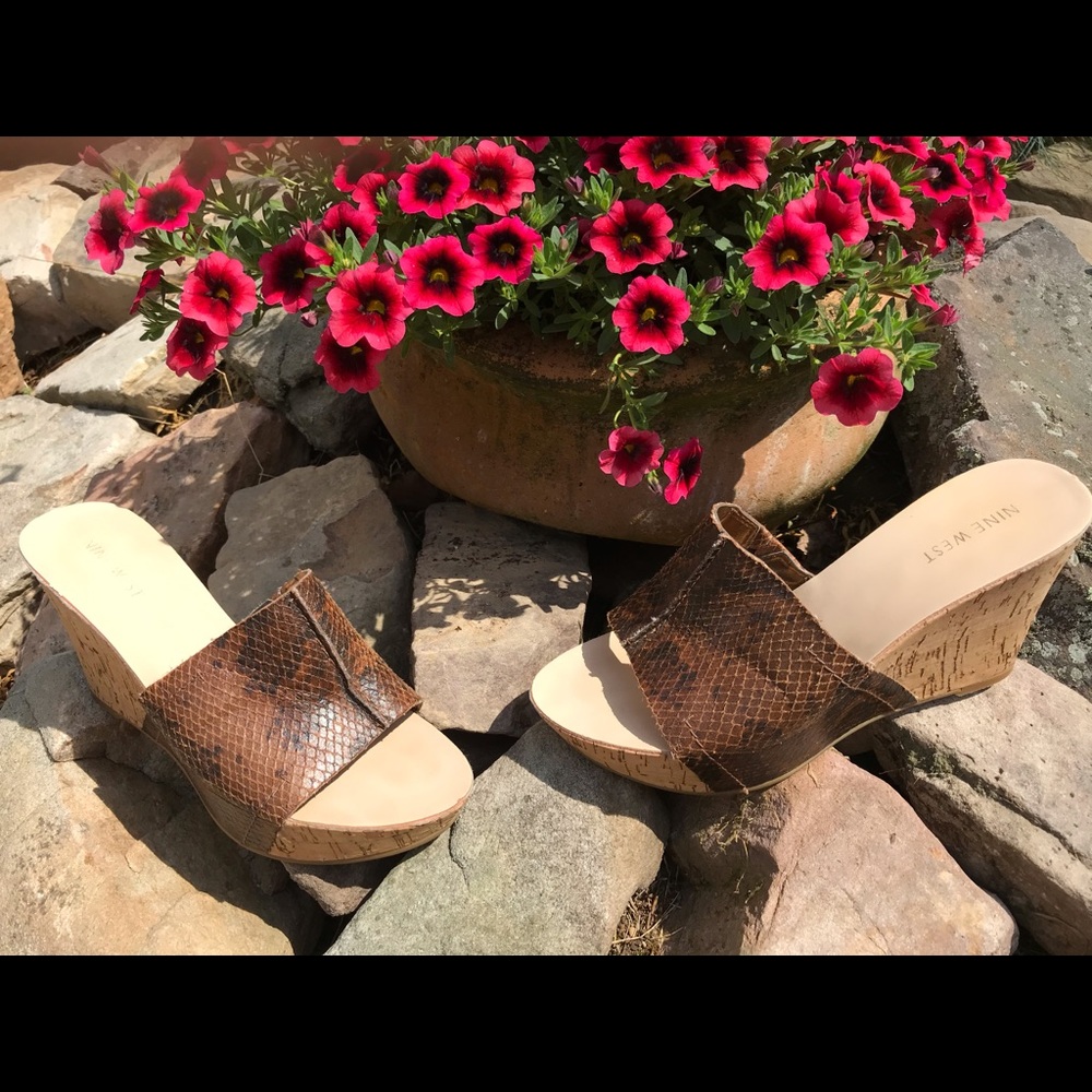 NINE WEST Brown WedgeSlides
